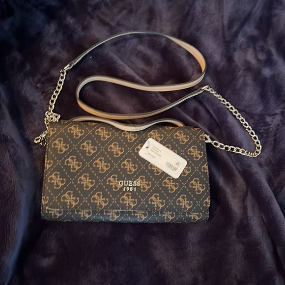 Guess clutch/crossbody - Picture 2 of 5